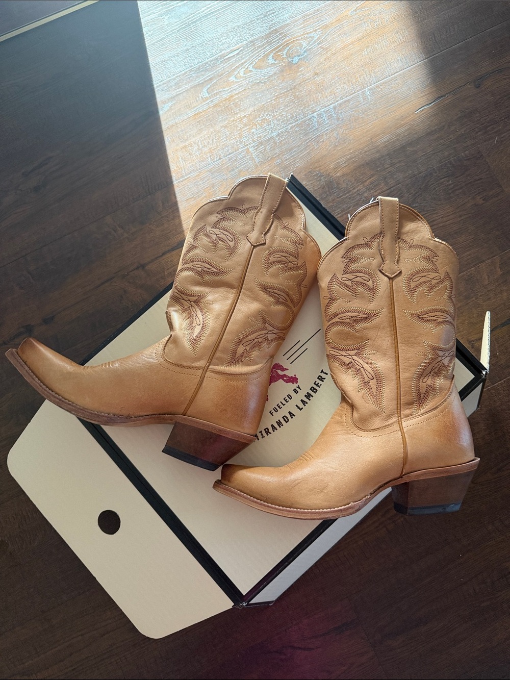 Idyllwind Tan Leather Western Heeled Boots for Women - Picture 2 of 5
